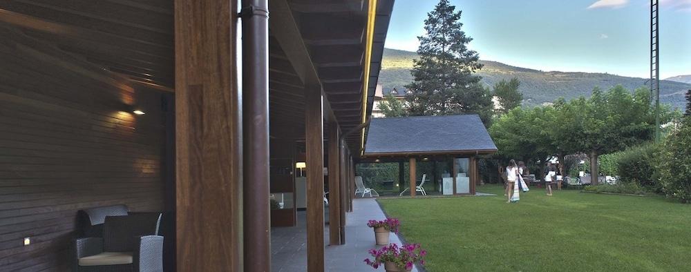 Apartamentos Pessets Adelaida Sort Kültér fotó