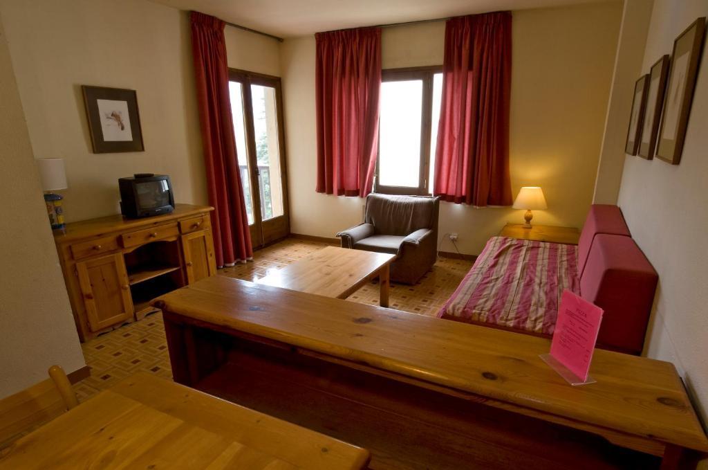 Apartamentos Pessets Adelaida Sort Szoba fotó